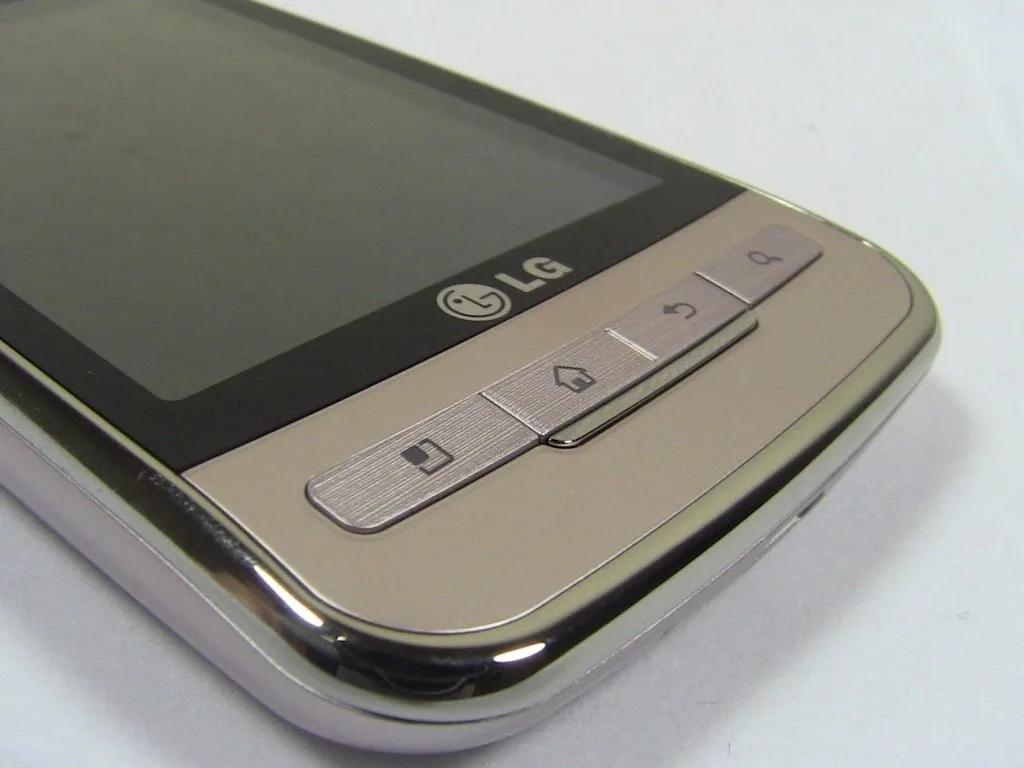 Android smartphone used for free WiFi cell phone service