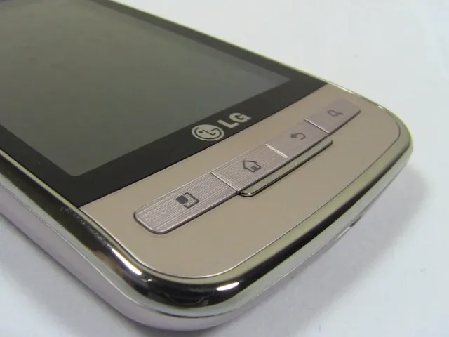Android smartphone used for free WiFi cell phone service